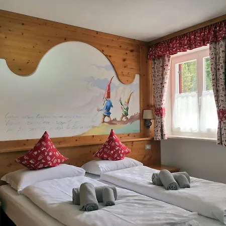 Rifugio Monti Pallidi Kro Canazei
