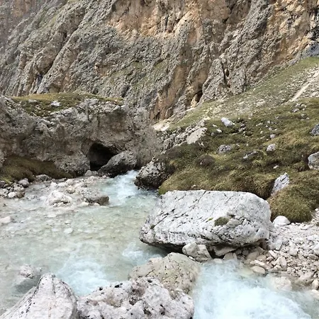 Kro Rifugio Monti Pallidi Canazei